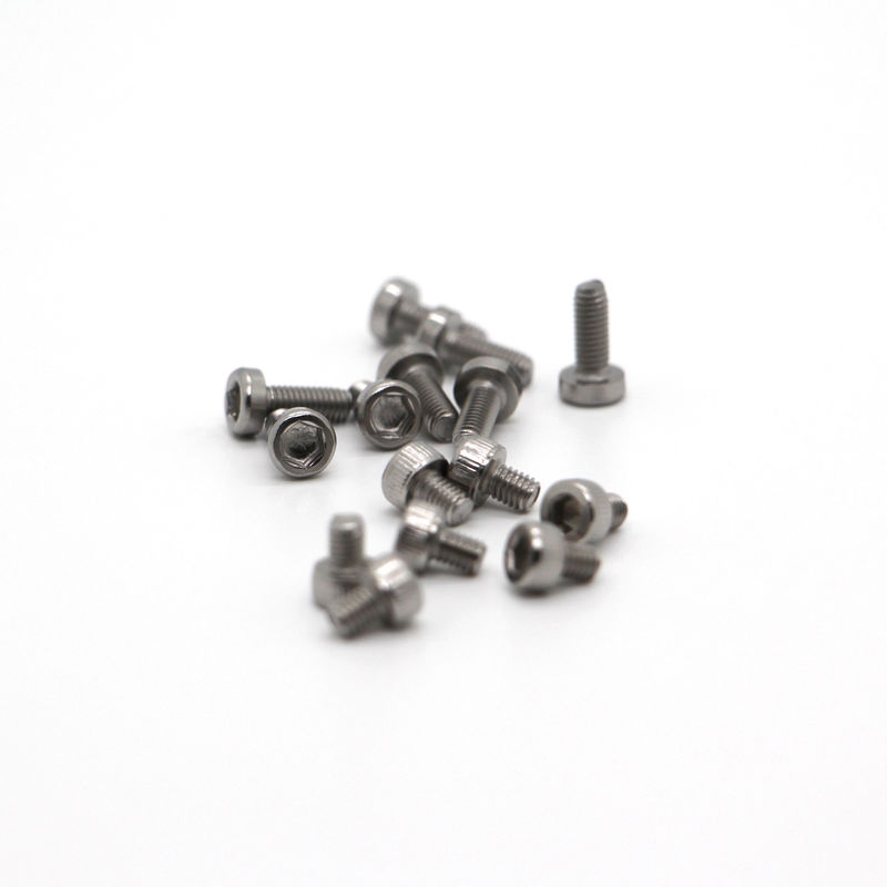 Mikroschrauben aus Kohlenstoffstahl, Zink-Nickel, mit Federspülmaschinen beschichtet und Flachmuttern für die PCB-Blattmontage