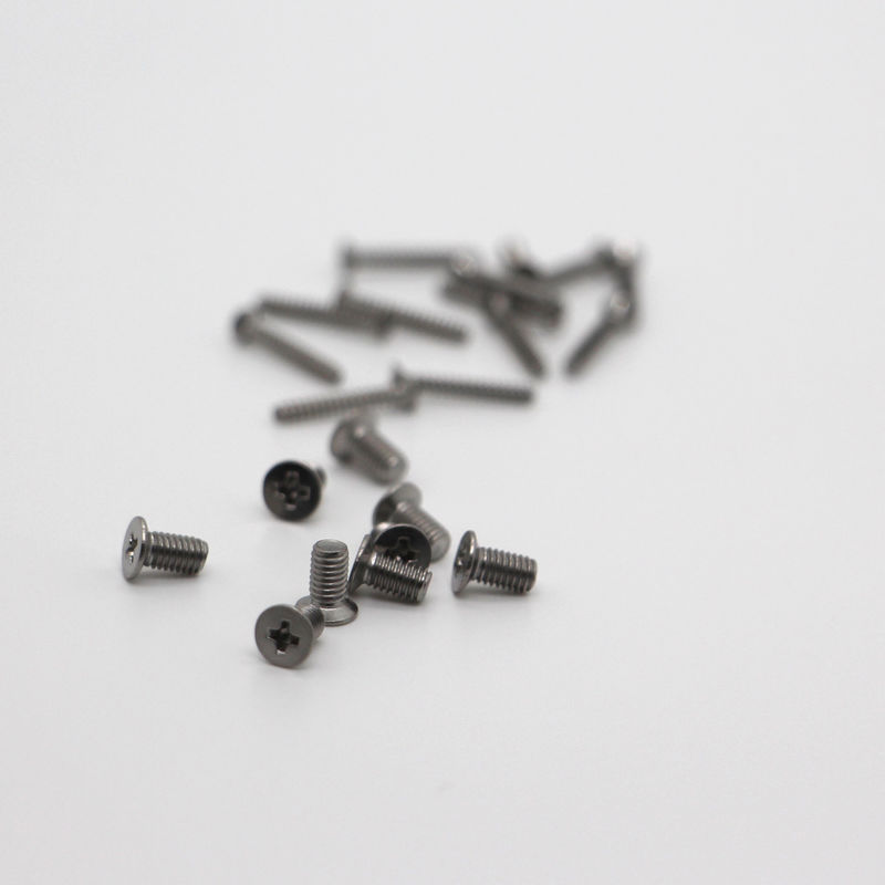 M0.5-M3 Kohlenstoffstahl Schwarzoxid Mikro-Flachkopfschrauben für Drohnenmotoren