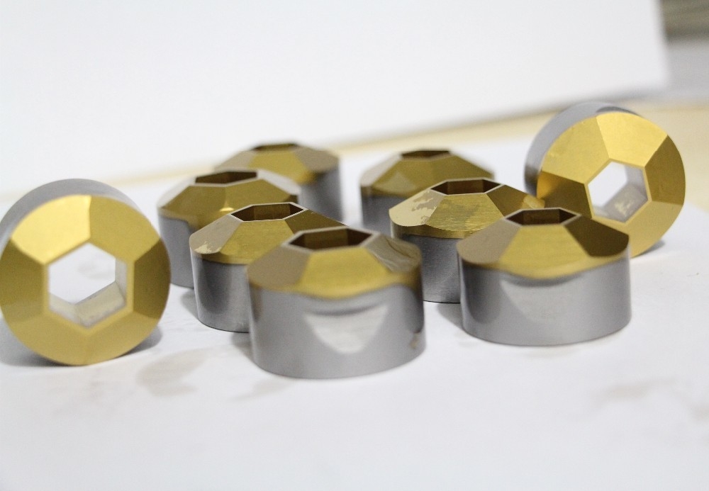 Hochfeste Präzisionsschneidmaschinen aus harten Legierungen - für Metallstempelteile und geschmiedete Leerplatten, Anwendungen in der Automobil- und Geräteherstellung