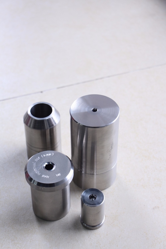 Oberflächenpolieren China Neues Design Kaltkopfdüschen für Extrusiondüschen mit mittlerem Carbidmaterial